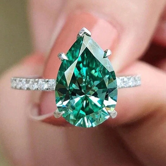 WEDDING ENGAGEMENT RINGS - Picture 2 of 6